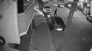 Esenyurt'ta Motosikletli ve Otomobil İçindekiler Arasında Silahlı Çatışma: Çok Sayıda Araç Zarar Gördü