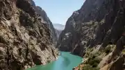 Erzincan Kemaliye'deki Karanlık Kanyon ve Taş Yol Turistlerin Gözdesi Oldu