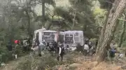 İzmir Bayındır'da Tarım İşçilerini Taşıyan Minibüs Şarampole Devrildi: 22 Yaralı