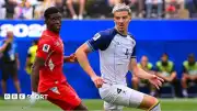 Leeds United, 34.1 Milyon Sterlinlik Savunmacı T.M.'i Transfer Etti