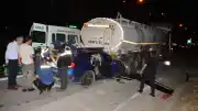 Adana'da Tankerle Çarpışan Otomobildeki Sürücü Hayatını Kaybetti, 2 Çocuk Yaralandı