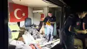 Antalya Serik'te Kontrolden Çıkan Otomobilin Motoru İşçi Barakasına Uçtu