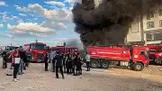 Atakent Mahallesi'nde İnşaat Malzemeleri Satılan İş Yerinde Yangın: 6 Yaralı