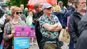 Belfast'ta Irkçılık Karşıtı Büyük Protesto Düzenlendi