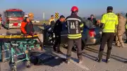 Erzurum'da Trafik Kazası: Otomobil ile Kamyonetin Çarpışması Sonucu 3 Kişi Yaşamını Yitirdi