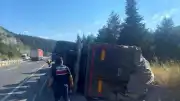 Bilecik'te Tır Devrildi: Trafik Kazası Meydana Geldi