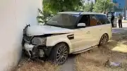 Elazığ'da Kontrolden Çıkan Cip Kaldırıma Çarptı: 2 Yaralı
