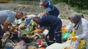 Karadeniz Ereğli'de Çöp Kamyonu Altın Dolu Çantayı Aldı: Ekiplerin Müdahalesiyle Altınlar Bulundu