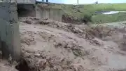 Kars Arpaçay'da Sel Felaketi: Köy Yolu Ulaşıma Kapandı
