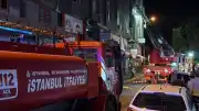 Küçükçekmece'de İş Merkezinde Yangın: 4 İş Yerinde Maddi Hasar