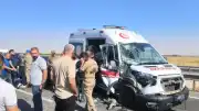 Nusaybin'de Ambulansın Karıştığı Zincirleme Trafik Kazası: 3 Yaralı