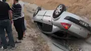Siirt-Eruh Kara Yolunda Otomobil Şarampole Devrildi: 3 Yaralı