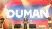 İstanbul Festivali'nde Rock Rüzgarı Esti: Dedublüman ve Duman'dan Unutulmaz Performanslar