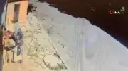 Arnavutköy'de Saksı Çiçeği Hırsızlığı Güvenlik Kamerasına Yansıdı