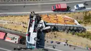 Manisa'daki Otobüs Kazasında Yaralanan Yolcu Eryılmaz: 'Akhisar Sapağını Kaçırdık, Geri Giderken Vuruldum'