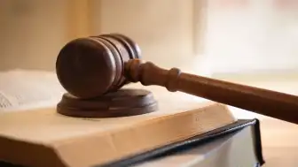 Polise, arkadaşını beylik tabancasıyla vurmaktan 16 yıl 8 ay hapis cezası