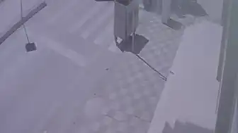 Darıca'da Feci Kaza: Otomobil Karşı Şeride Geçip Cip ile Çarpıştı, 3 Yaralı