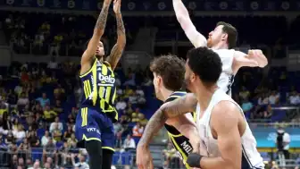 Basketbol Süper Ligi: Fenerbahçe Beko, A. Efes'i 1 Sayıyla Mağlup Etti