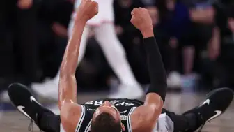 V.W.'dan Üstün Performans: Spurs, NBA Finallerinde Durumu 2-1'e Getirdi