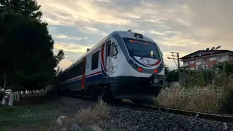 Aydın'da Tren Çarpan Kadın Ağır Yaralandı