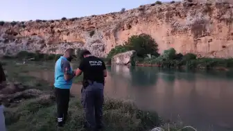 Adıyaman'da Göksu Çayına Giren Genç Akıntıya Kapıldı: Arama Çalışmaları Sürüyor