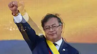 Kolombiya Cumhurbaşkanı Gustavo Petro'nun Görevi Seçimlere Kadar Askıya Alındı