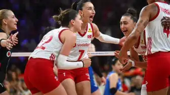 Ankara'da 4'te 4: A Milli Kadın Voleybol Takımı Çin'i 3-2 Mağlup Etti