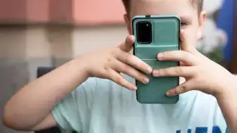 Polonya'da İlkokul Öğrencileri Okulda Cep Telefonu Kullanamayacak