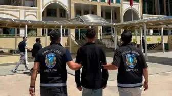 Antalya'da 'Devlet biziz' paylaşımı yapan 17 yaşındaki E.K. gözaltına alındı