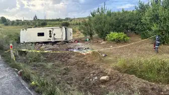 Isparta'da Tur Midibüsünün Şarampole Devrilmesi Sonucu 4 Kişi Yaşamını Yitirdi, 26 Yaralı Var