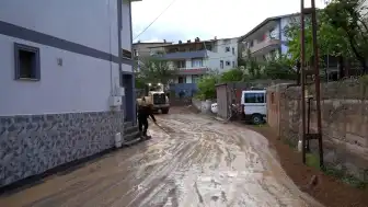 Gümüşhane'de Sel Afeti: Evler, Ahırlar ve Araçlar Zarar Gördü