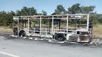 Eskişehir'de Seyir Halindeki Belediye Otobüsü Yangın Geçirdi