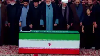 Meşhed'deki Cenaze Töreni Sırasında Silahlı Çatışma Çıktı
