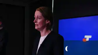 Telstra CEO Vicki Brady Senato Soruşturmasında: "Hatalı Tarih Bilgisi Tüm Ağı Etkiledi"