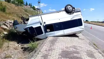 Bingöl Karlıova'da minibüs takla attı: 1 kişi yaralandı