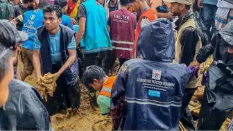 Bangladeş'te Heyelan Faciası: Kız Okulunda 8 Kişi Hayatını Kaybetti