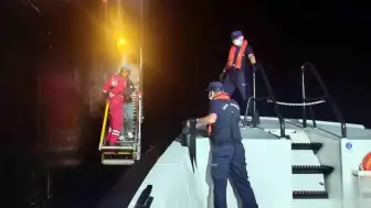 Muğla Fethiye Açıklarında Ticari Gemide Rahatsızlanan Vatandaş Tıbbi Tahliye ile Kıyıya Ulaştırıldı