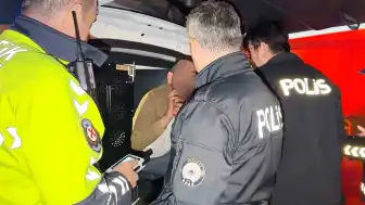 Aksaray'da Alkollü Sürücü Park Halindeki Araca Çarptı: 2.30 Promil Alkollü Sürücüye 50 Bin TL Ceza