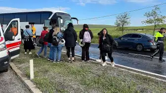 Aksaray'da Tur Otobüsü Refüje Çarptı: 16 Yaralı