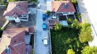 Alaca'da Uyuşturucu Operasyonu: 4 Gözaltı, Yüksek Miktarda Madde ve Nakit Ele Geçirildi