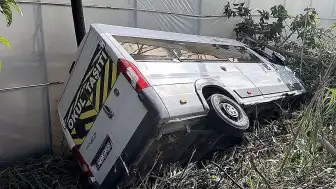 Alanya'da okul servisi devrildi: 6 öğrenci yaralandı
