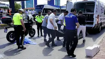 Antalya'da Hafif Ticari Araç Çarptı: 13 Yaşındaki Çocuk Hayatını Kaybetti
