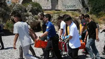 Antalya'da Kurtarma Girişimi Sonucu Çocuk Boğulma Tehlikesi Yaşadı