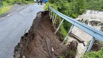 Artvin'de Sağanak Yağış Nedeniyle Dere Taştı: 5 Köy Yolu Ulaşıma Kapandı