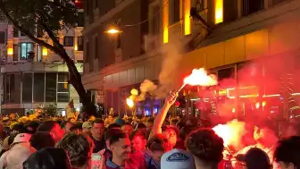 Aston Villa Taraftarları İstanbul'da Şampiyonluğu Coşkuyla Kutladı
