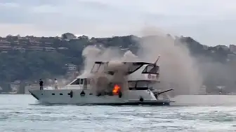 Bebek Sahili'nde Tur Teknesinde Yangın: Mürettebat Kurtuldu