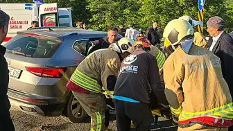 Bingöl-Elazığ Karayolunda Cip Bariyerlere Çarptı: 5 Yaralı