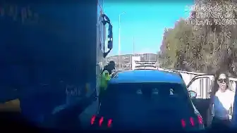 Çeşme Otoyolu'nda Güvenlik Önlemi Alan Uzman Çavuşa TIR Çarptı: 1 Yaralı
