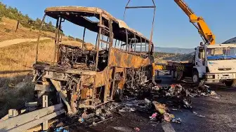 Denizli'de Feci Kaza: Otobüs Bariyerlere Çarptı, 8 Kişi Hayatını Kaybetti