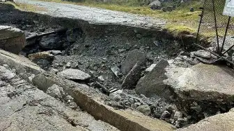 Diyarbakır-Malatya Köprüsü Bağlantısında Hasar Oluştu, Vatandaşlar Tehlikeye Rağmen Manzara İzledi